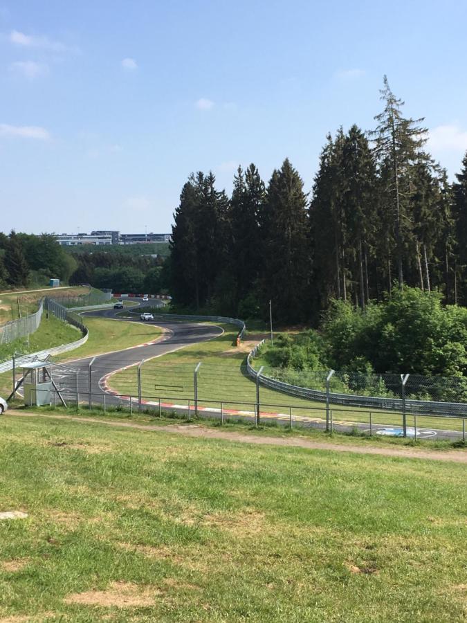 Gaestezimmer Melina Am Nuerburgring Adenau Exteriör bild