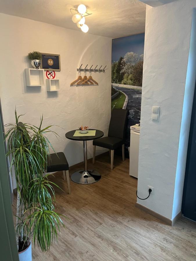 Gaestezimmer Melina Am Nuerburgring Adenau Exteriör bild