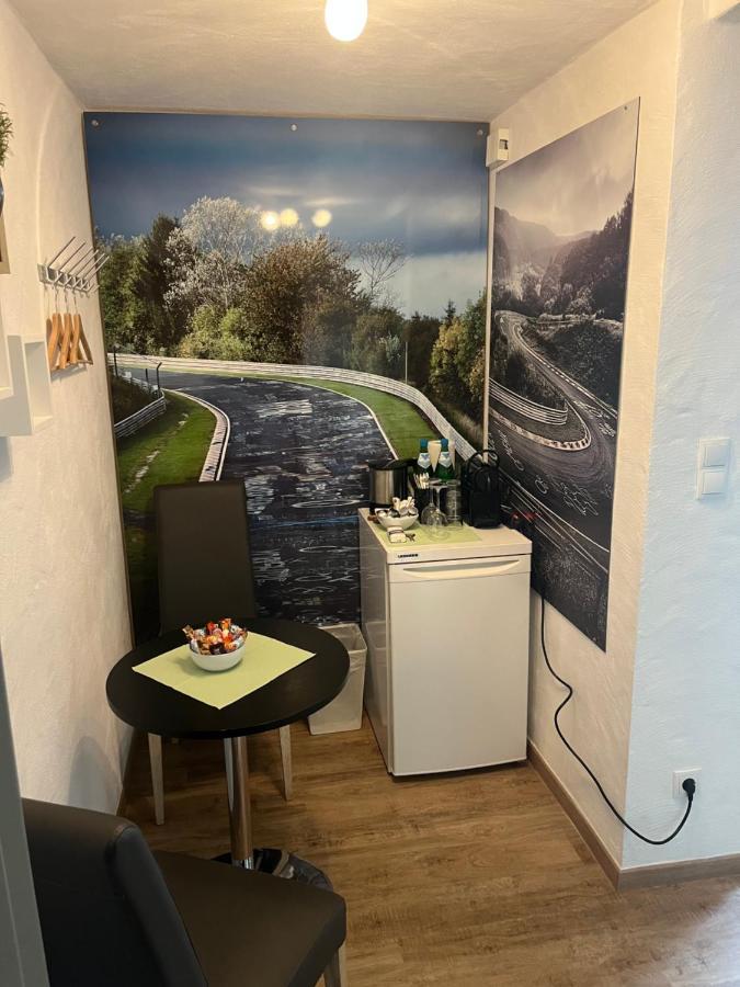 Gaestezimmer Melina Am Nuerburgring Adenau Exteriör bild